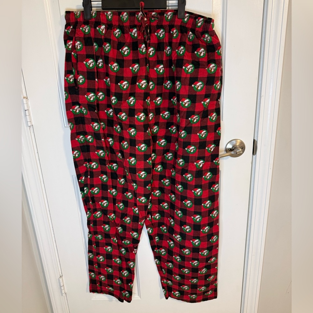 Buc-ee’s Red and Black Plaid Men’s Pajama Pants